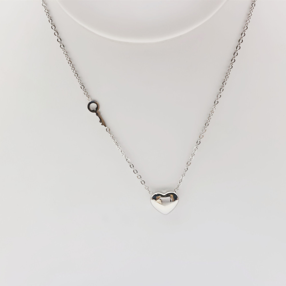 Heart shape stainless steel pendant